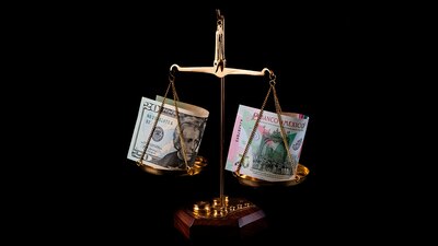 En ventanillas bancarias, el dólar se vende en 17.46 pesos cada uno