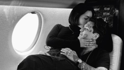 El cantante compartió una foto inédita de los dos juntos, en un avión privado