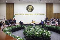 INE impone multa de 21.6 mdp a Morena por omisión de gastos en elecciones del 2024