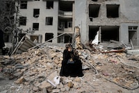 En su primer mensaje, el nuevo líder de Irán asegura que seguirá el cierre del Estrecho de Ormuz