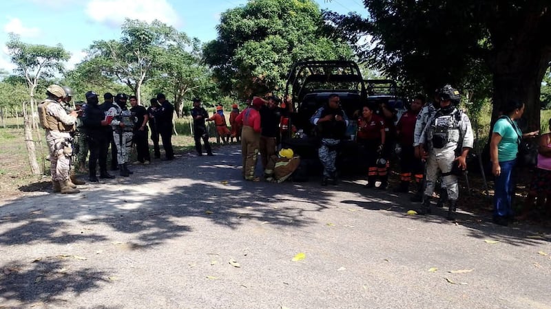 Pobladores denuncian muerte de 2 campesinos por presunta fuga en ducto de Pemex en Tabasco