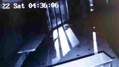 Las autoridades precisaron que en las imágenes no se observa que alguna persona siga a la joven