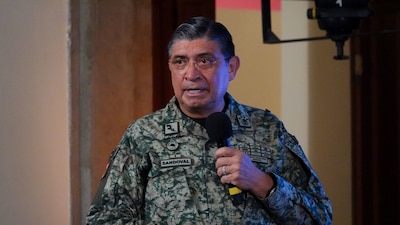 El secretario de la Defensa se encuentra apoyando en Acapulco