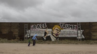Trump prometió construir un muro en la frontera con México, ¿será está la solución a los sobornos?