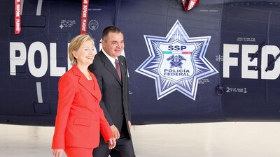 La secretaria de Estado de EU visitó las instalaciones de la extinta Policía Federal