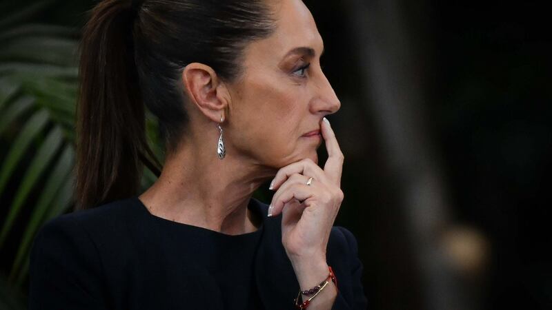 “El poder debe ejercerse con humildad”: Sheinbaum reacciona a viajes de morenistas a Europa