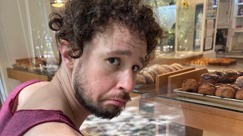 Luisito Comunica denuncia que taxi de Cancún le cobró 2 mil pesos