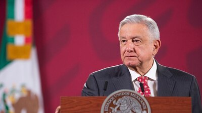 El mandatario explicó cómo se realizaban lo contratos entre el Estado y empresas particulares de energía