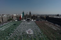 CDMX rompe récord Guinness con la clase de futbol más grande del mundo en el Zócalo