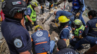 También se informó del rescate de varias mascotas; aún laboran en la zona
