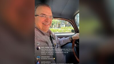 Ebrard presumió a su audiencia el auto que usará en este periodo