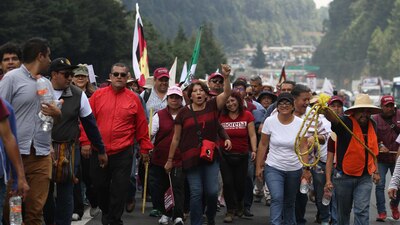 Delfina Gómez durante la "Marcha de la Esperanza" para protestar por los resultados de la elección en el Edomex