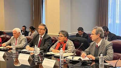 siguen en diálogos tras la decisión de AMLO de suspender la compra