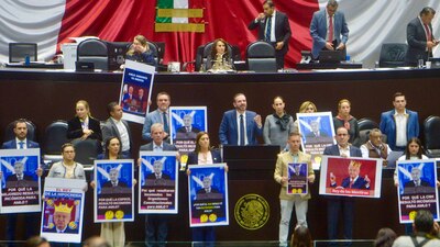 Diputados de oposición calificaron como una "noche triste" la aprobación de la reforma