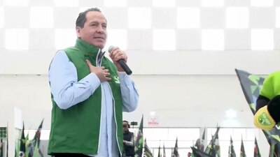 El exgobernador se enfundó en los colores del Verde Ecologista