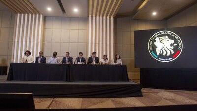 Hizo un desglose de todos los documentos que entregó a la FGR