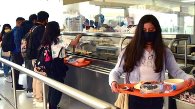 Clara Brugada impulsa el programa de comedores para universitarios en la CDMX