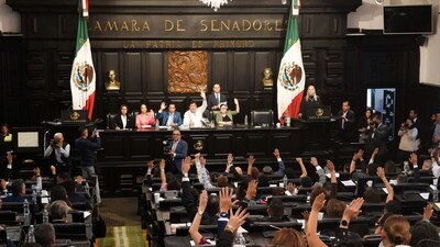 La convocatoria de cambio de sede la hizo el senador Gerardo Fernández Noroña