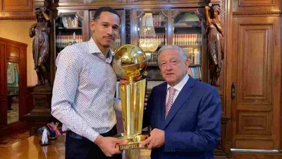 El deportista es el primer mexicano en ser campeón de la NBA