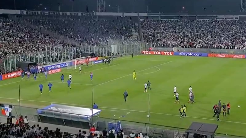 Mueren 2 aficionados previo al duelo Colo Colo-Fortaleza en la Copa Libertadores