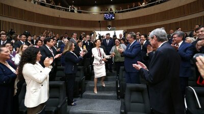 Organismos e instituciones felicitaron a Sheinbaum por recibir la constancia de mayoría
