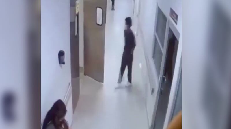 Sicario vestido de enfermero asesina a mujer en Hospital General de Tijuana