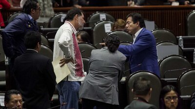 También a un integrante de Morena le tocó la corrección ortográfica de Fernández Noroña