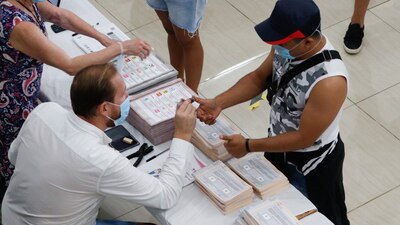 La operación habría iniciado el pasado jueves con el reparto de códigos QR.