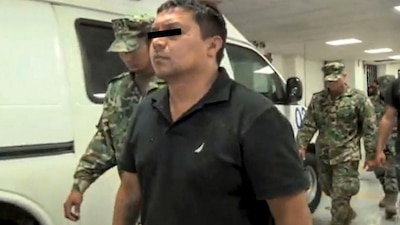 11 años después de haber sido arrestado, asegura no ser el criminal que buscan