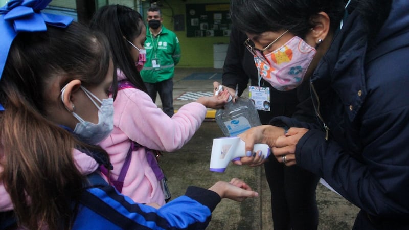 Ante brote de sarampión, Jalisco regresa al uso obligatorio de cubrebocas en escuelas