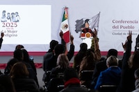 Sheinbaum dice que EU llamó a México y a Canadá a seguir trabajando en el TMEC