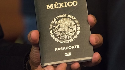 La medida beneficiará a los migrantes que busquen hacer trámites bancarios y no cuenten con INE