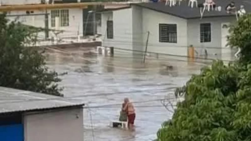 Muere doña Elodia, la abuelita que se salvó al abrazar a su esposo en la inundación en Poza Rica