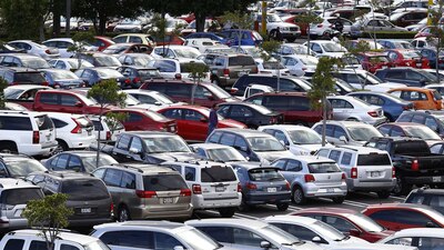 Los funcionarios que deberían poner el ejemplo no lo hacen