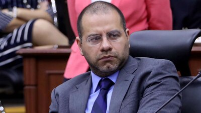 De los 10 consejeros del INE, él fue el único que dijo no a la multa que se impuso a Morena