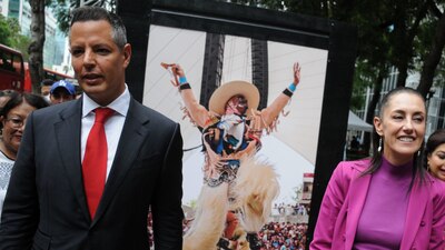 Dijo que no se estaba uniendo a Morena, sino a "las filas de construir a México"