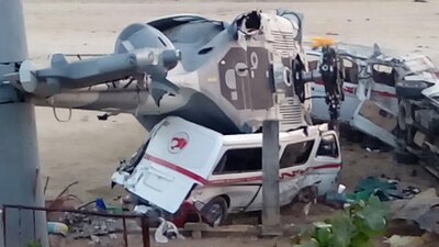 La aeronave cayó sobre vehículos y viviendas