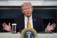 Trump anuncia fin de negociaciones comerciales con Canadá por un anuncio de televisión