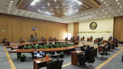 El gobierno federal le hizo la tarea al INE y le entregó un plan de austeridad.
