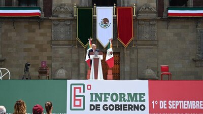 AMLO fue ovacionado por miles de mexicanos en el Zócalo de la CDMX