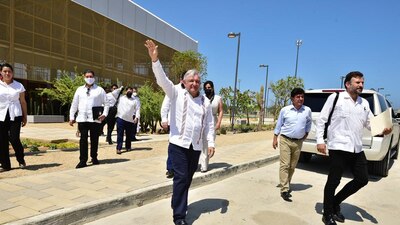 El Departamento de Estado estadounidense pidió a sus ciudadanos no viajar a México por inseguridad y pandemia