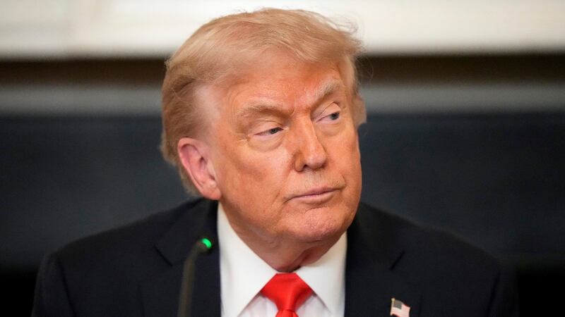 Asegura Trump que tiene el “control total y absoluto” del cielo de Irán