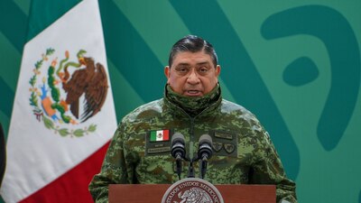El titular de la Sedena dijo que se han asegurado 964 vehículos que se dedicaban a esta actividad ilícita