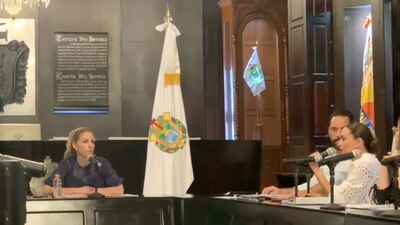Ante la retirada de regidoras, algunos de su compañeros varones también abandonaron la sesión