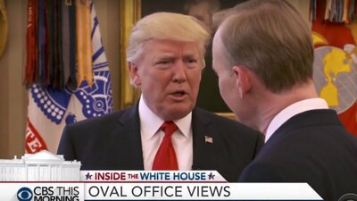 Donald Trump durante la entrevista que dio a CBS News por sus primeros 100 día como presidente