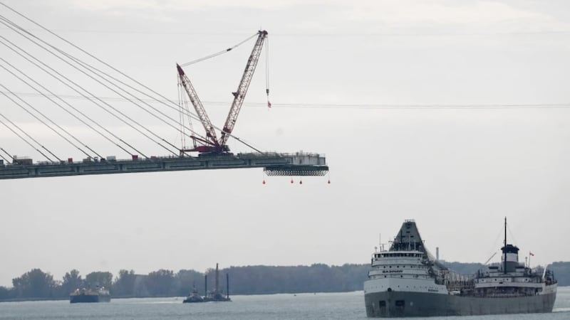 Trump amenaza con bloquear la apertura de un nuevo puente entre Detroit y Canadá
