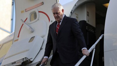 Rex Tillerson, secretario de Estado de EU, llega al aeropuerto de la CDMX