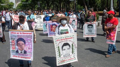 Las autoridades informaron que Ayotzinapa fue un "crimen de Estado"