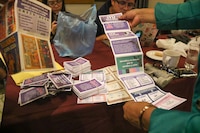 Elección Judicial: INE propone multa de hasta 127 mil pesos a quienes aparecieron en acordeones