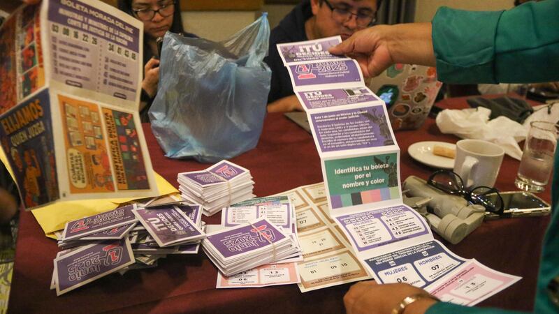 Elección Judicial: INE propone multa de hasta 127 mil pesos a quienes aparecieron en acordeones